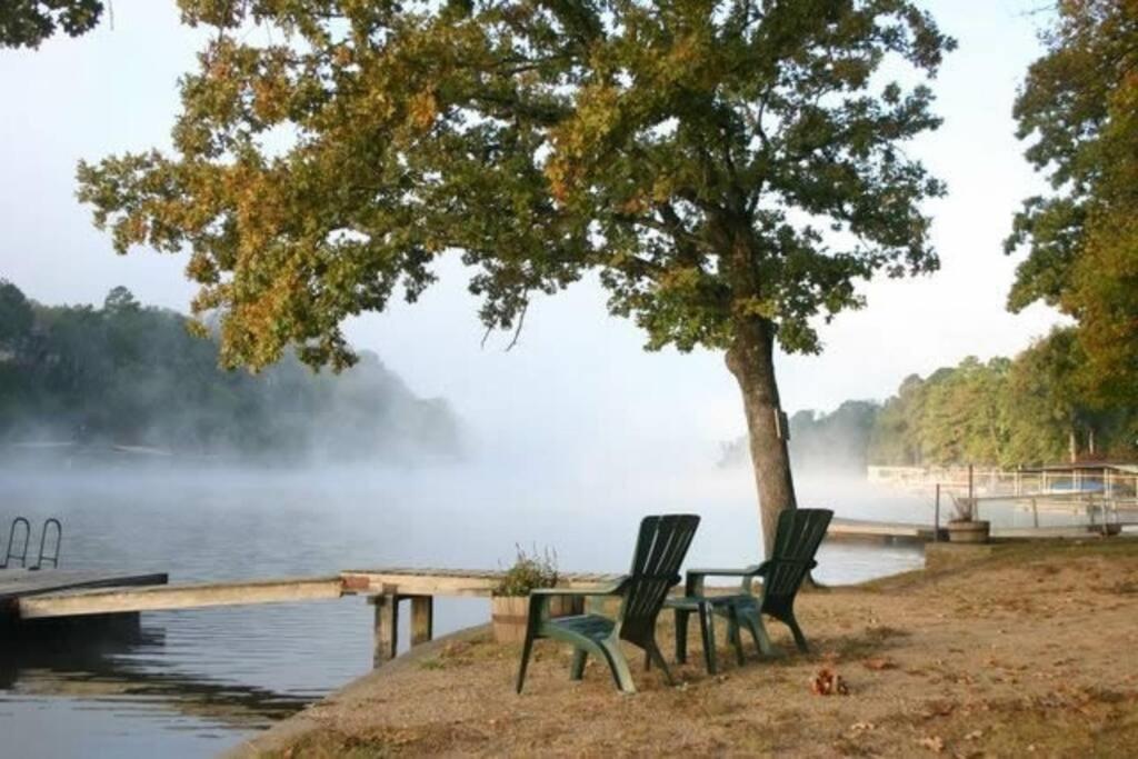 #02 - Unique Lakeside Studio Cottage- Pet Friendly Hot Springs Exterior photo