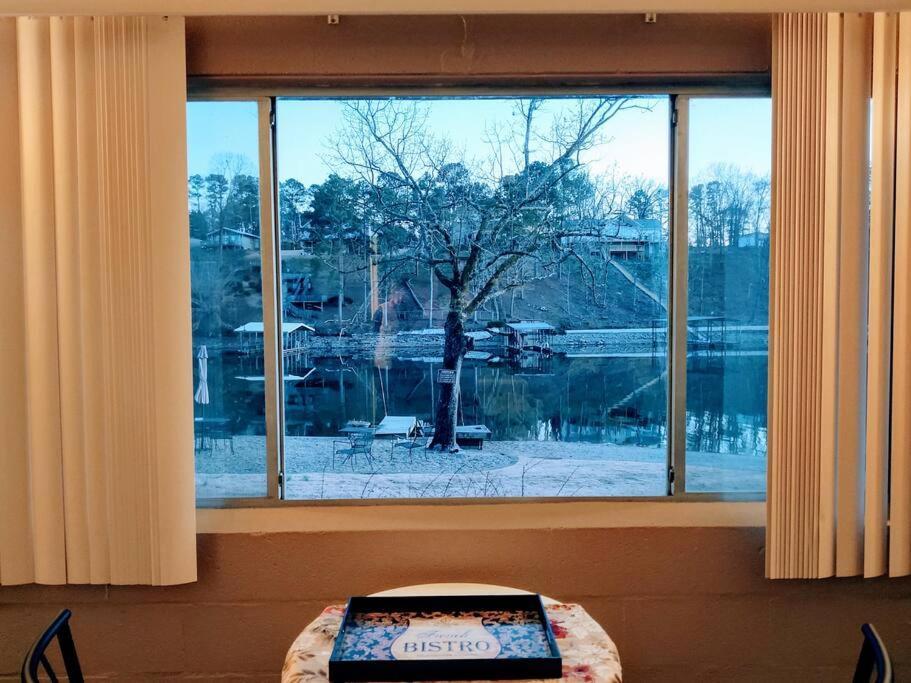 #02 - Unique Lakeside Studio Cottage- Pet Friendly Hot Springs Exterior photo