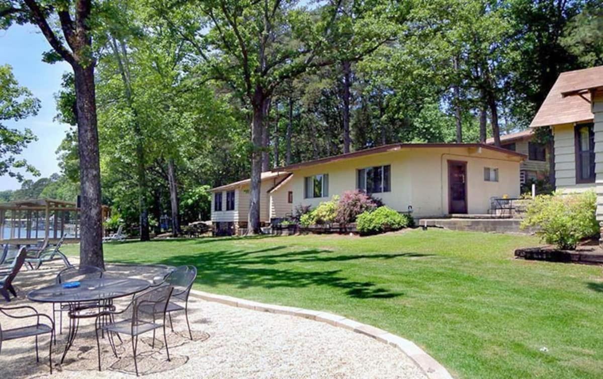 #02 - Unique Lakeside Studio Cottage- Pet Friendly Hot Springs Exterior photo